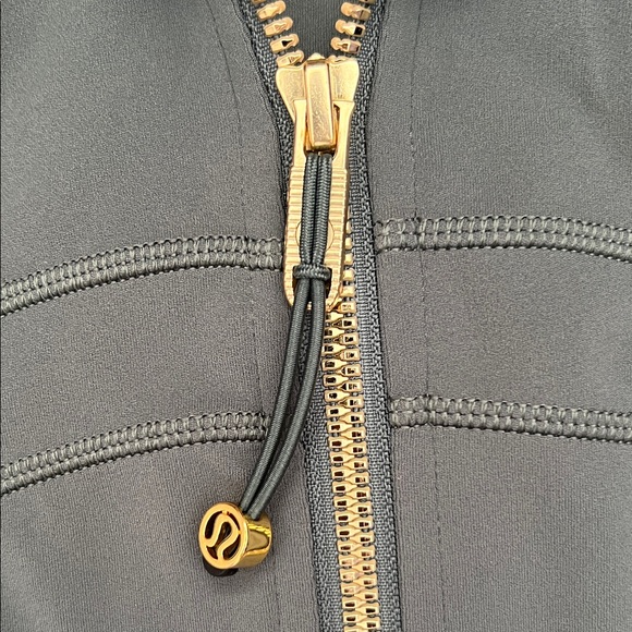 Lululemon DARK FOREST Green GOLD ZIPPER Define Jacket Cropped Nulu Size 12 - Picture 2 of 4